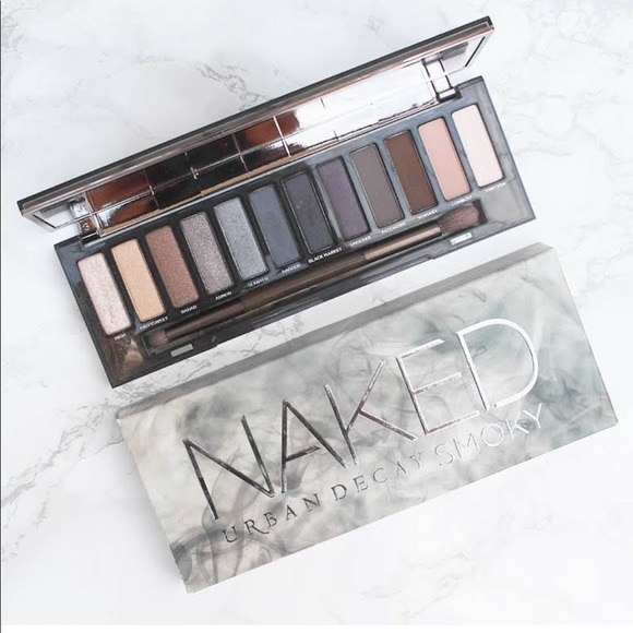 🆕Urban Decay Smoky Palette🆕 - Picture 2 of 4